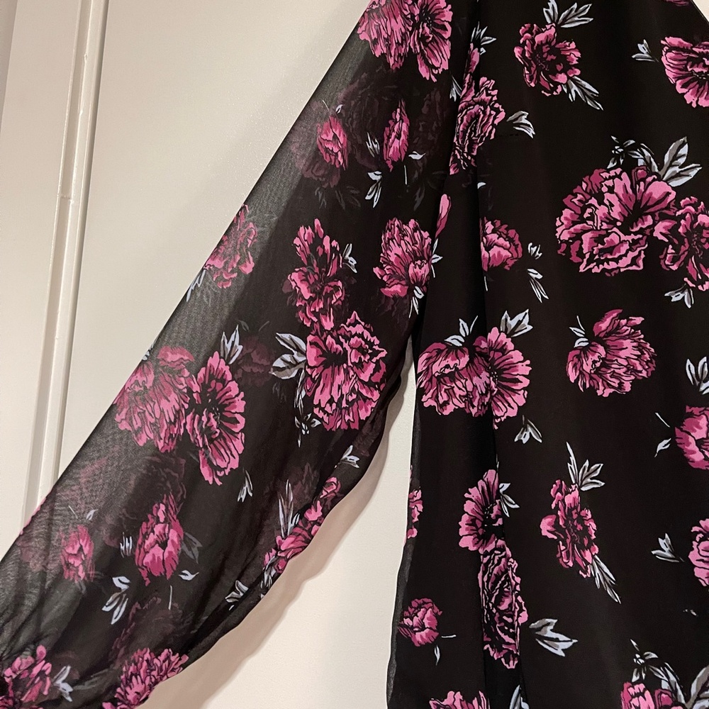 NWOT Purple Floral Long Sleeve Top - Picture 4 of 8